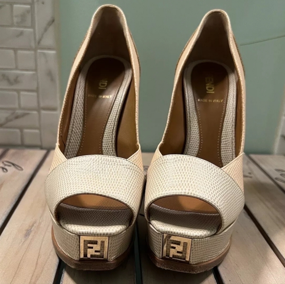 Fendi Fendista tri color block logo heels stiletto heels 38 7.5 quiet luxury